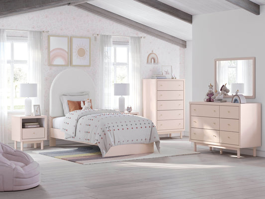 Wistenpine - Upholstered Panel Bedroom Set - Forward Furniture