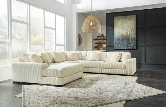 Lindyn - Sectional - Forward Furniture